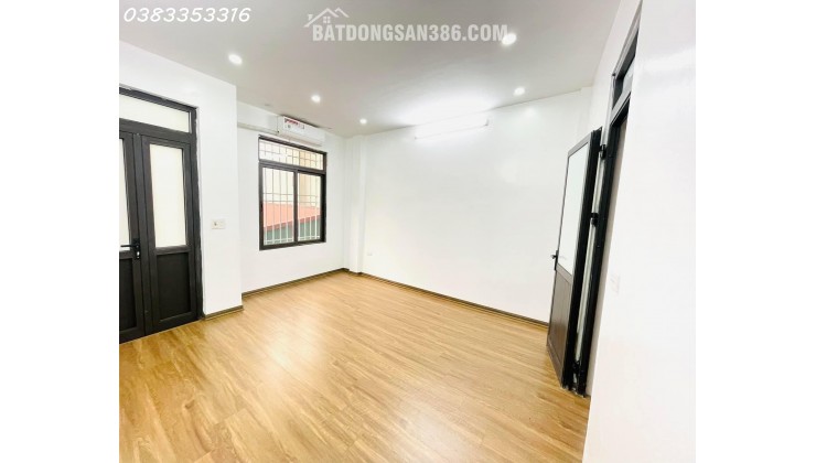 Bán nhà PHÚC LỢI ------- NGÕ TO NHƯ PHỐ -------- MT 4m 5 TẦNG ------------ HƠN 5TỶ